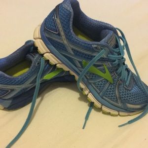 Brooks Adrenaline GTS 17 women’s